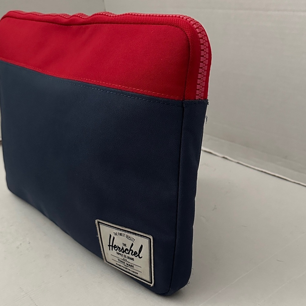 Herschel Supply Company Red and Navy Laptop Bag - Picture 4 of 16